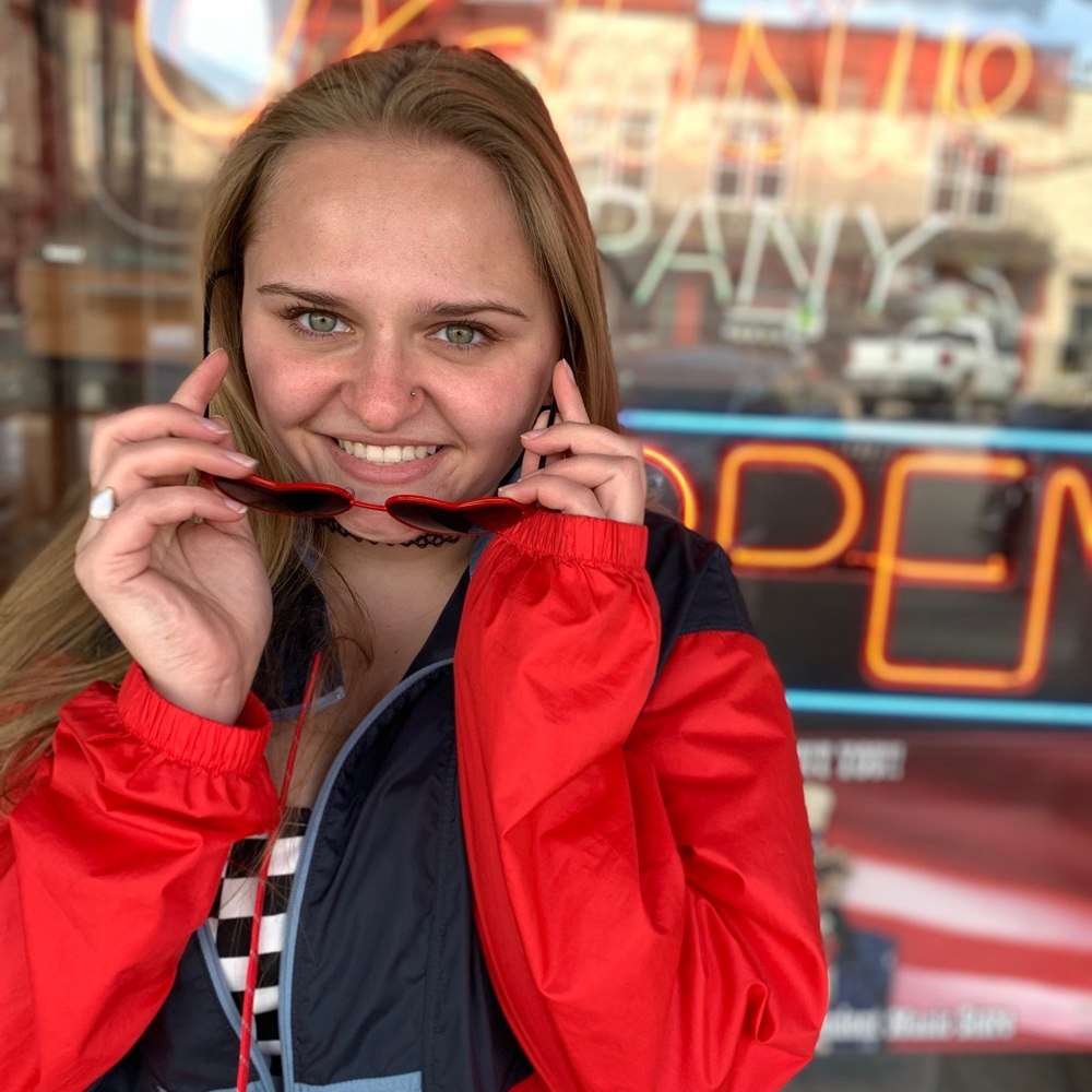 Meet your Posher, Ashley